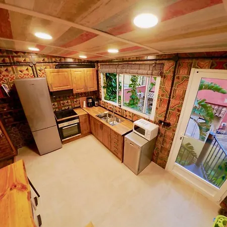 Old Fisherman's House In Malvarrosa * Walencja