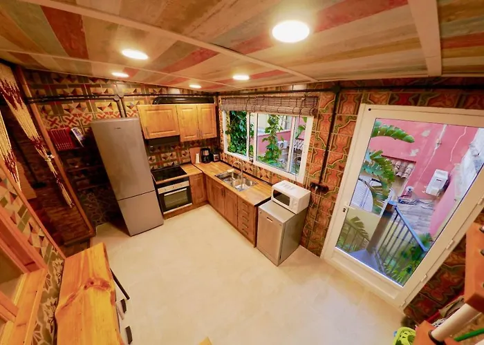 Old Fisherman's House In Malvarrosa * فالنسيا